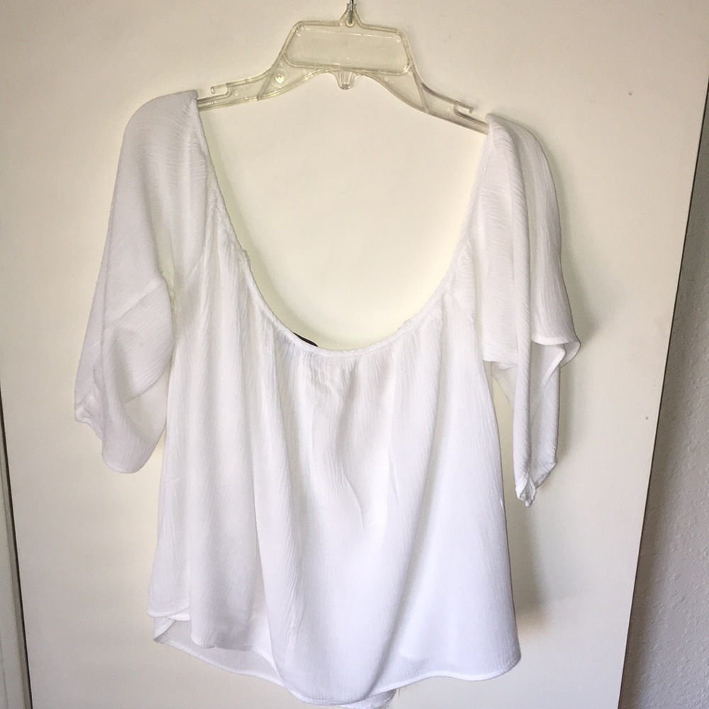 White Versatile Lightweight Blouse - image 4